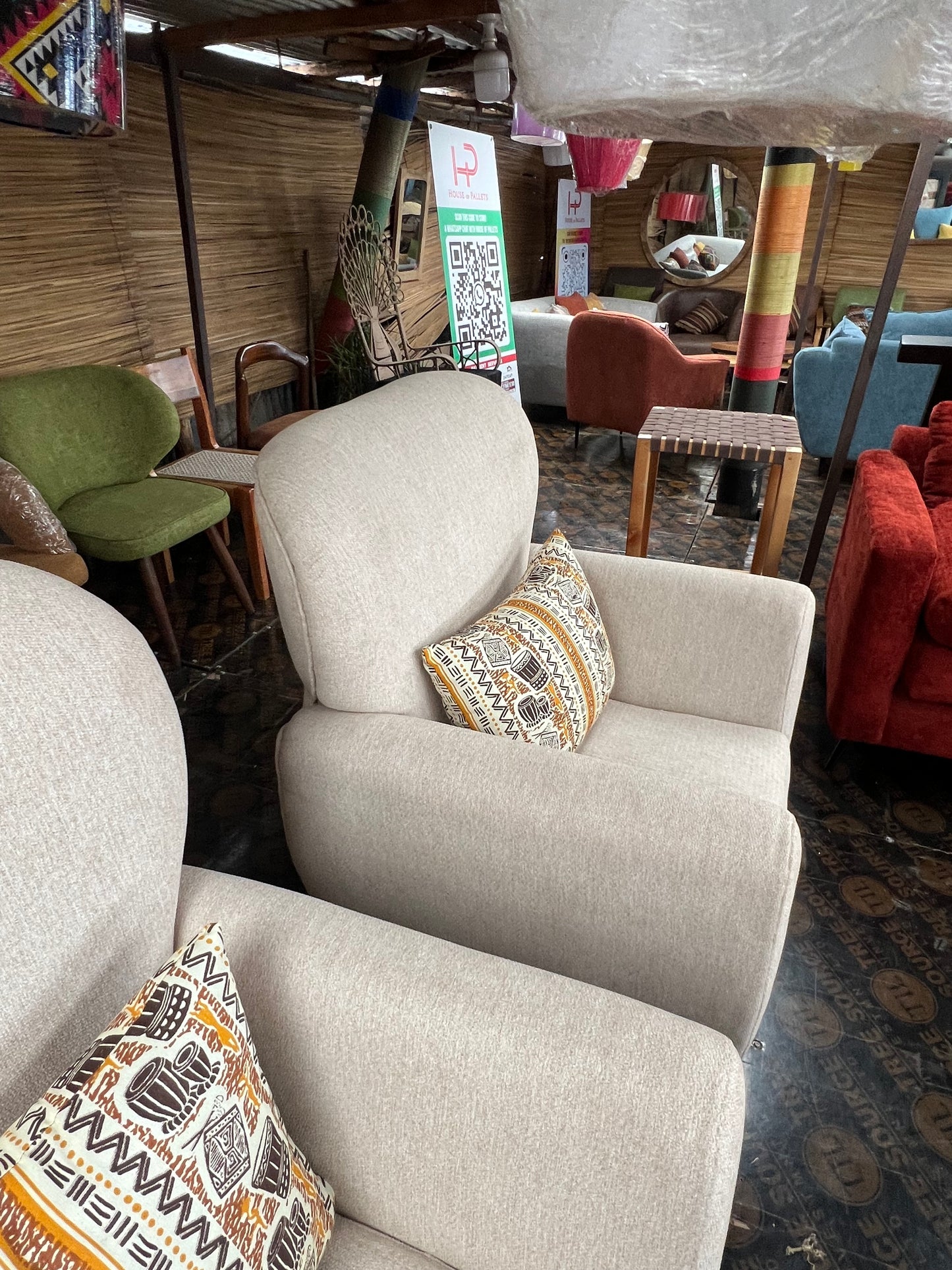 Purchase best quality Wing accent chair in Kenya for ksh 28,000