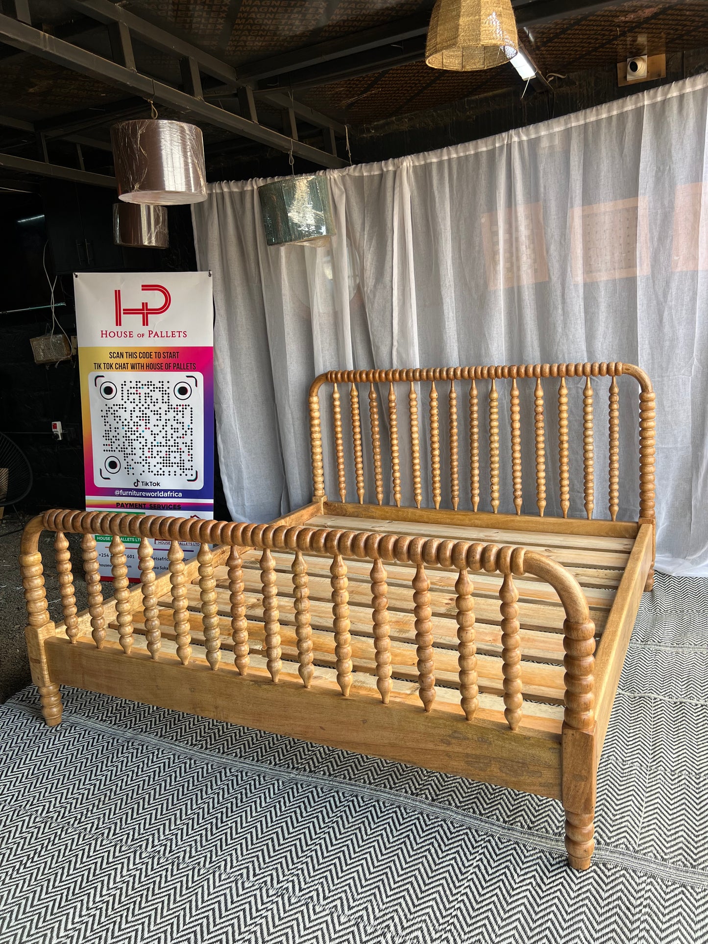 Solid hardwood beds kenya.Wooden beds in Nairobi for sale.Modern wooden beds Kenya.