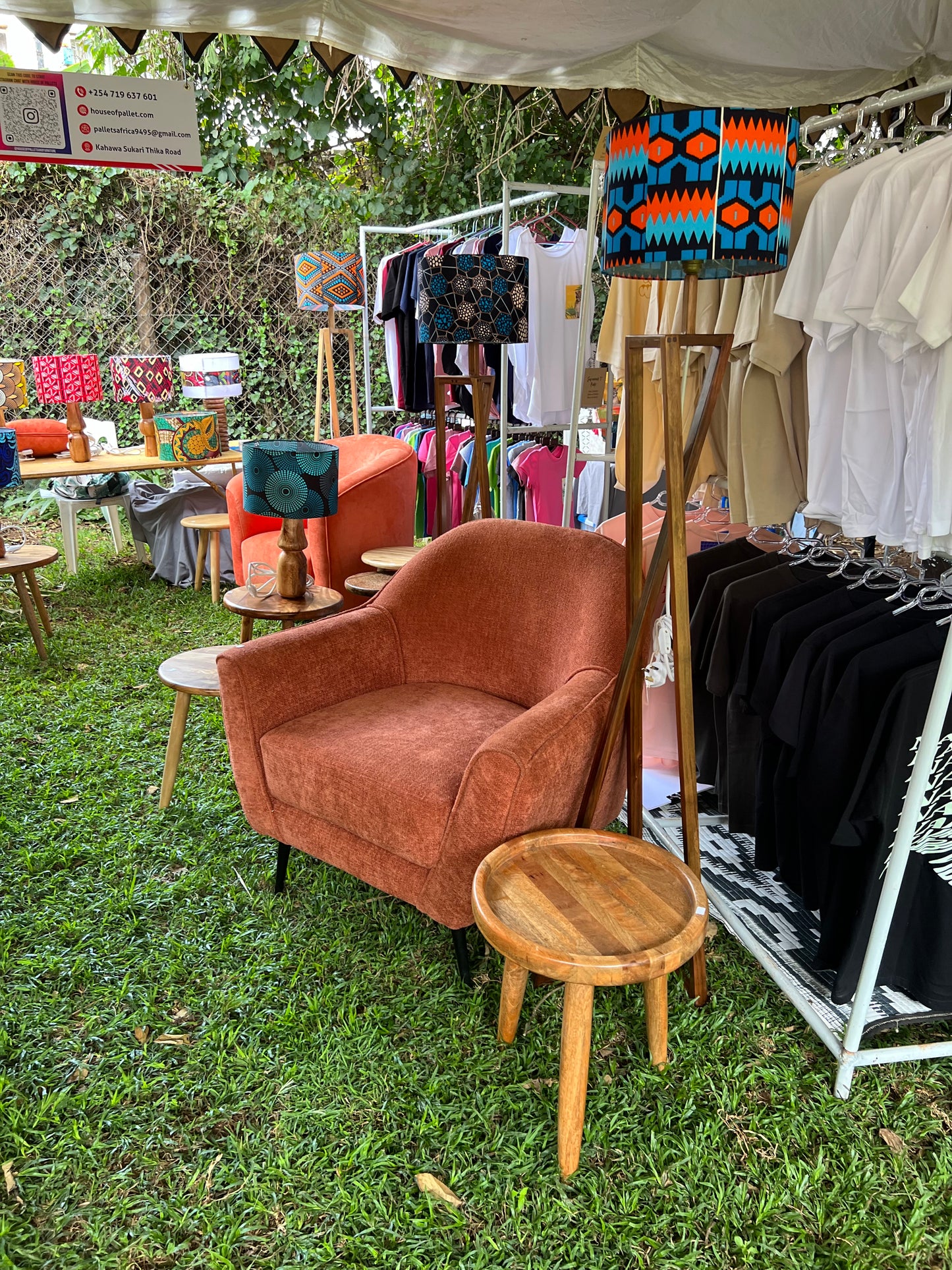 Comfy mid century Accent chair Accent chairs-Single recliners and accent chairs in Kenya. Arm chairs and accent chairs.Affordable and modern accent chairs.Accent and occasional chairs kenya.