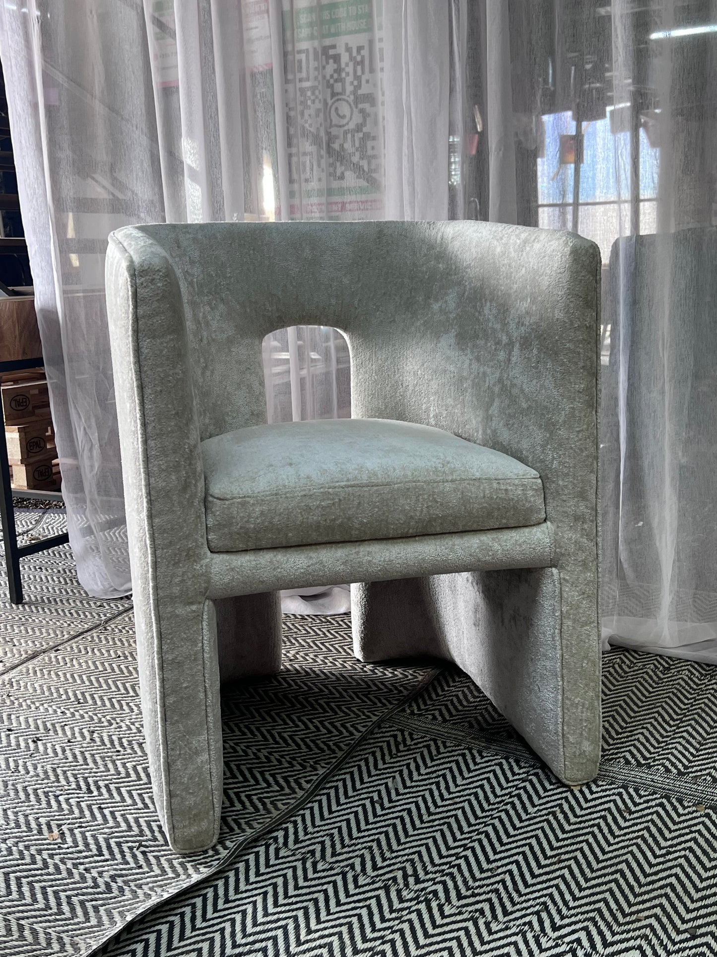 Cream accent chair for ksh 28,000