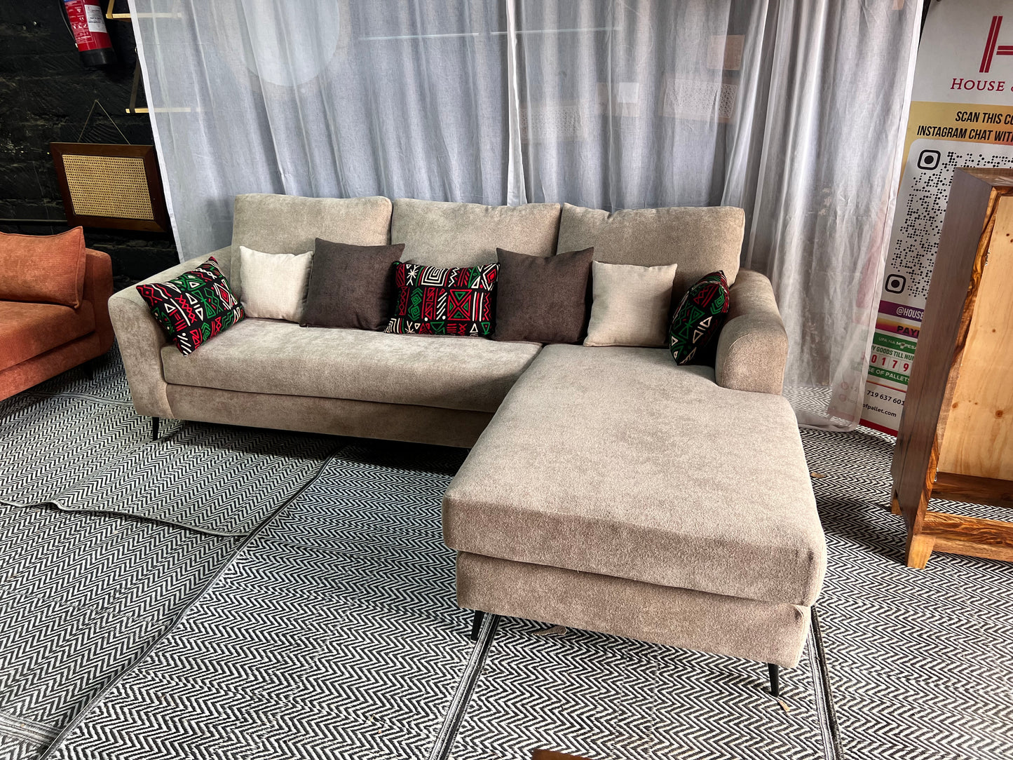 Light grey l-shape for ksh 90,000.