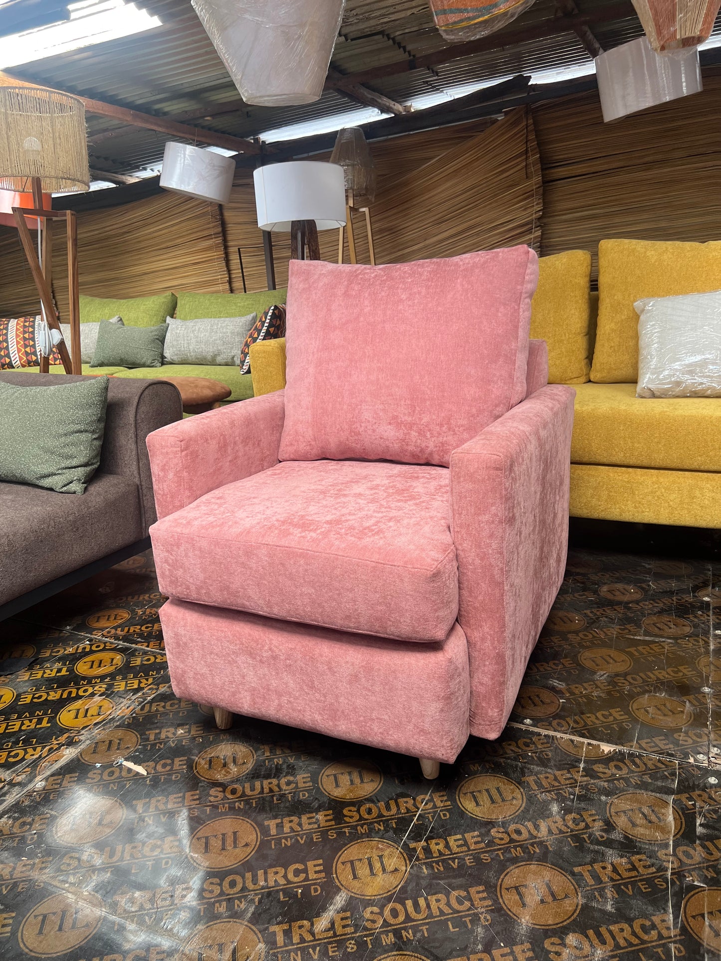 Accent chairs-Single recliners and accent chairs in Kenya. Arm chairs and accent chairs.Affordable and modern accent chairs.Accent and occasional chairs kenya.