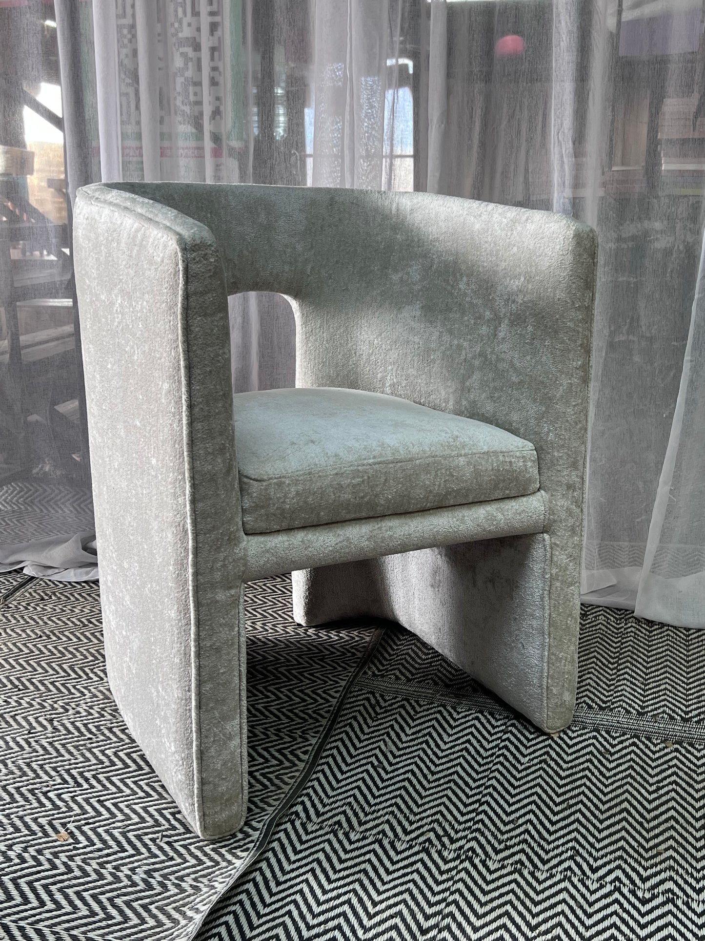 Cream accent chair for ksh 28,000