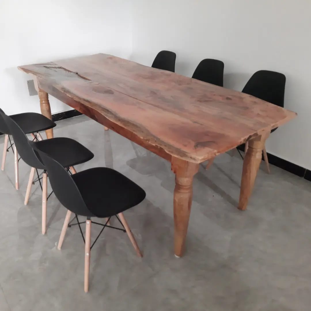 Mango Dinning table