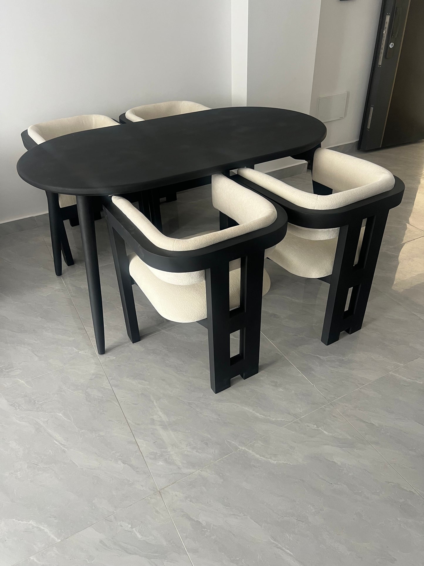 Dining room sets for sale in Kenya.Dining table sets in Kenya.Best affordable 4-Seater Dining table Sets for every budget.Dining table set in Kenya.Dining table in Kenya.Dining tables for sale in Nairobi