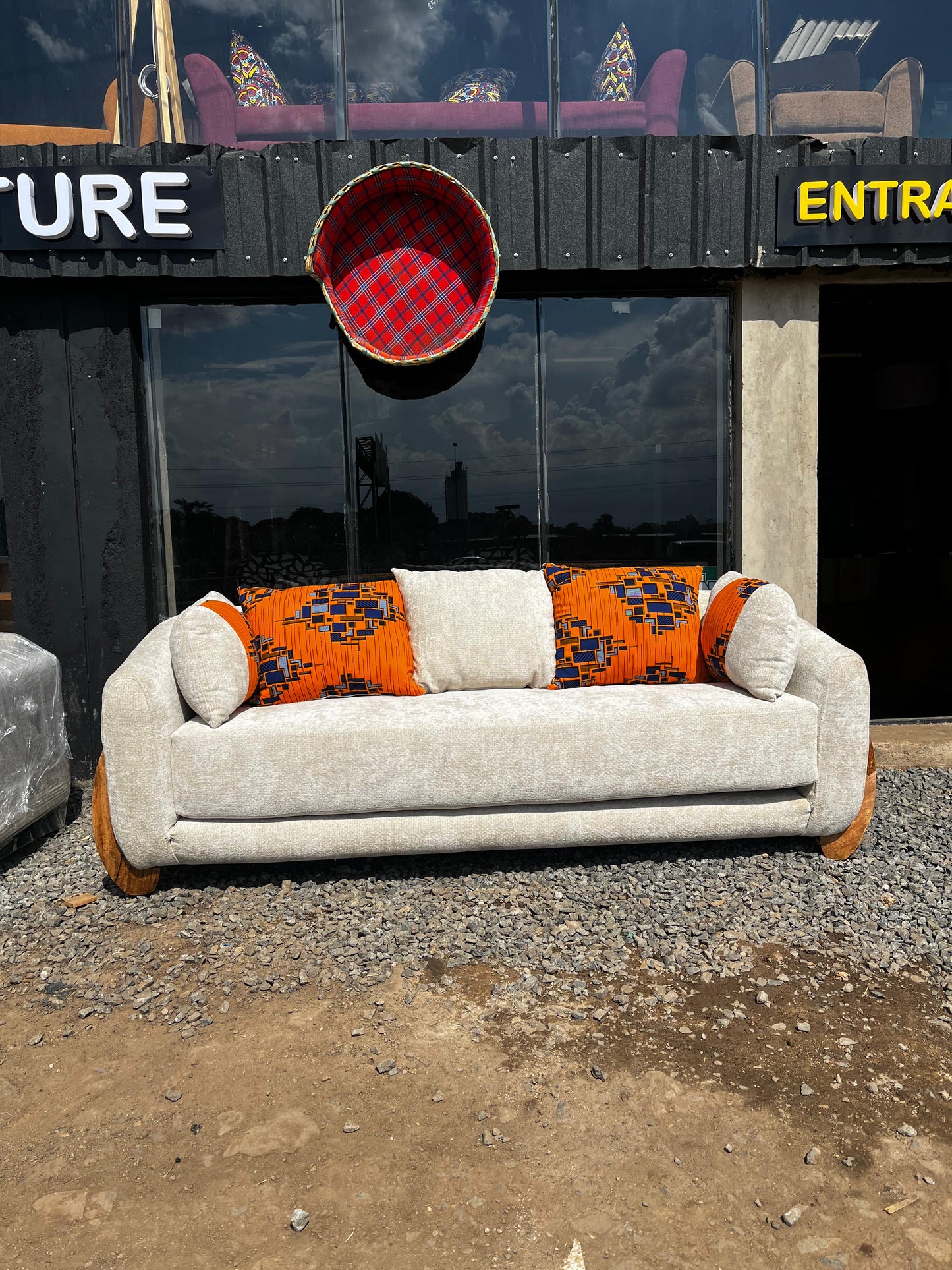 Buy 3 seater sofa for living room online.Best price in Kenya.Buy 3 seater sofa set best prices in Kenya.Three seater modern couch with spring cushions.Three seater fabric sofa