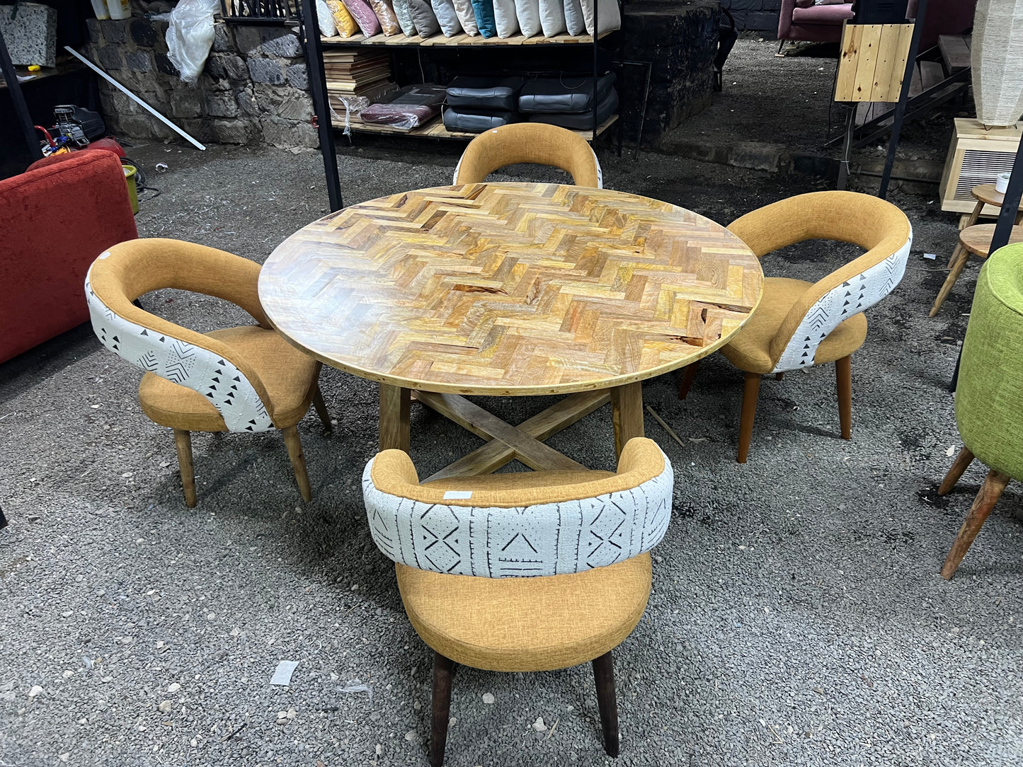 Mango wood pattern dining table with seats