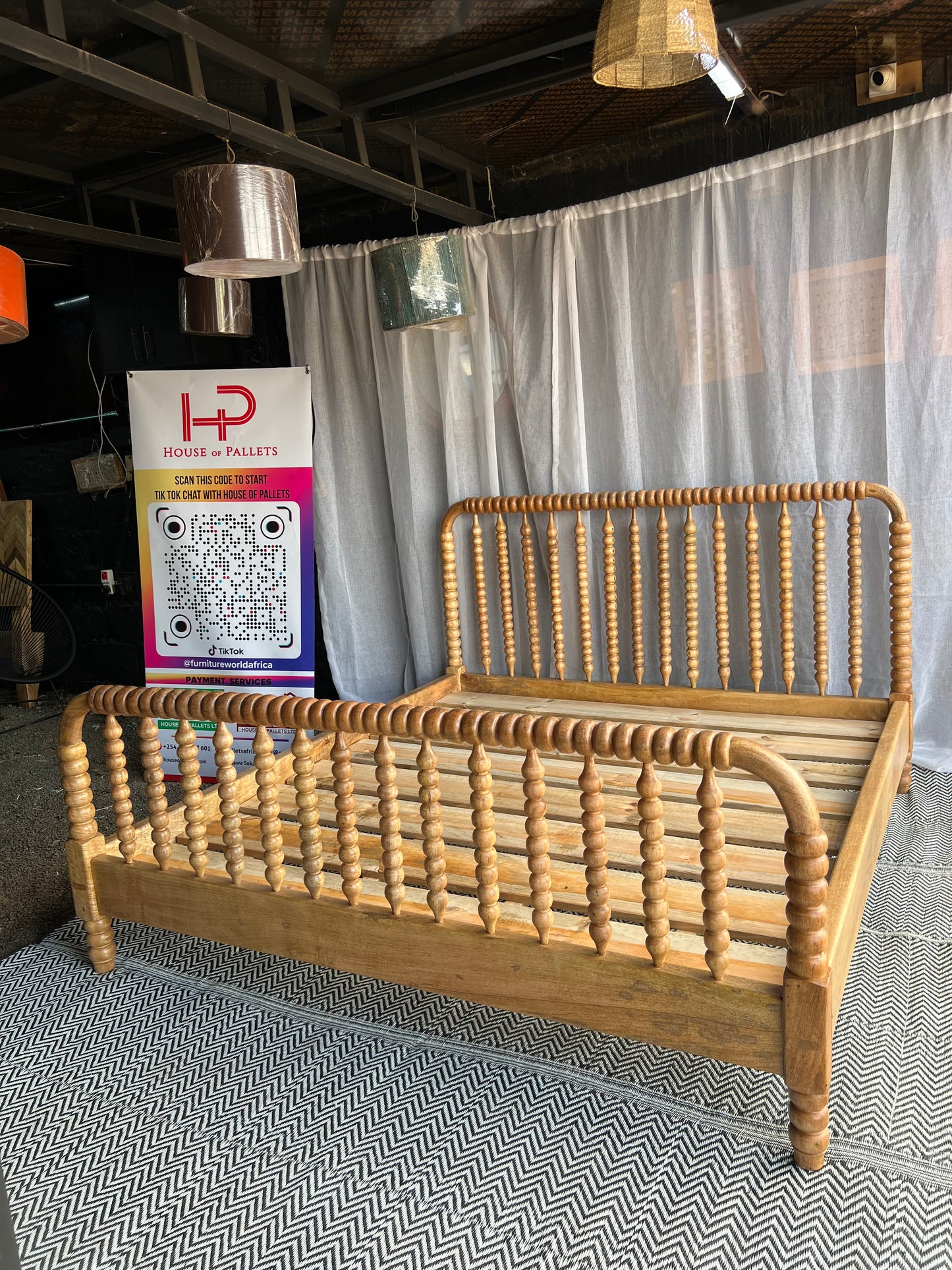 Solid hardwood beds kenya.Wooden beds in Nairobi for sale.Modern wooden beds Kenya.
