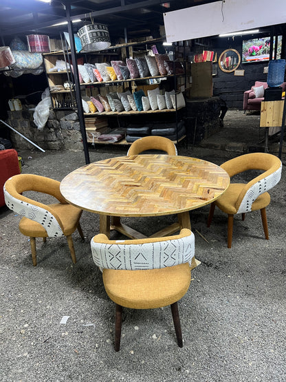 Mango wood pattern dining table with seats