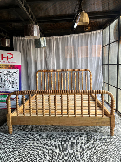 Solid hardwood beds kenya.Wooden beds in Nairobi for sale.Modern wooden beds Kenya.