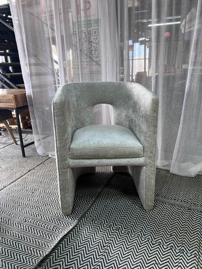 Cream accent chair for ksh 28,000
