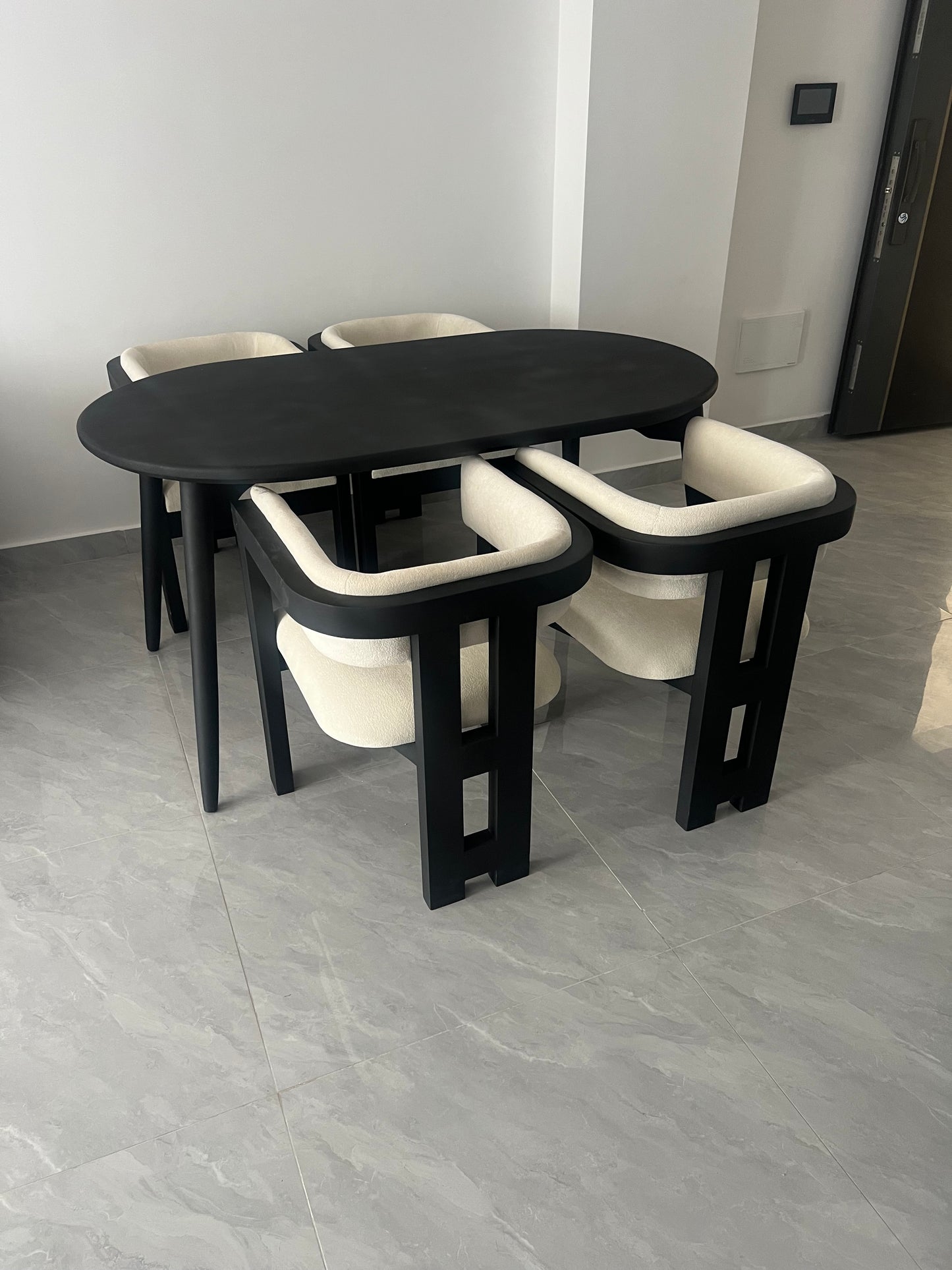 Dining room sets for sale in Kenya.Dining table sets in Kenya.Best affordable 4-Seater Dining table Sets for every budget.Dining table set in Kenya.Dining table in Kenya.Dining tables for sale in Nairobi