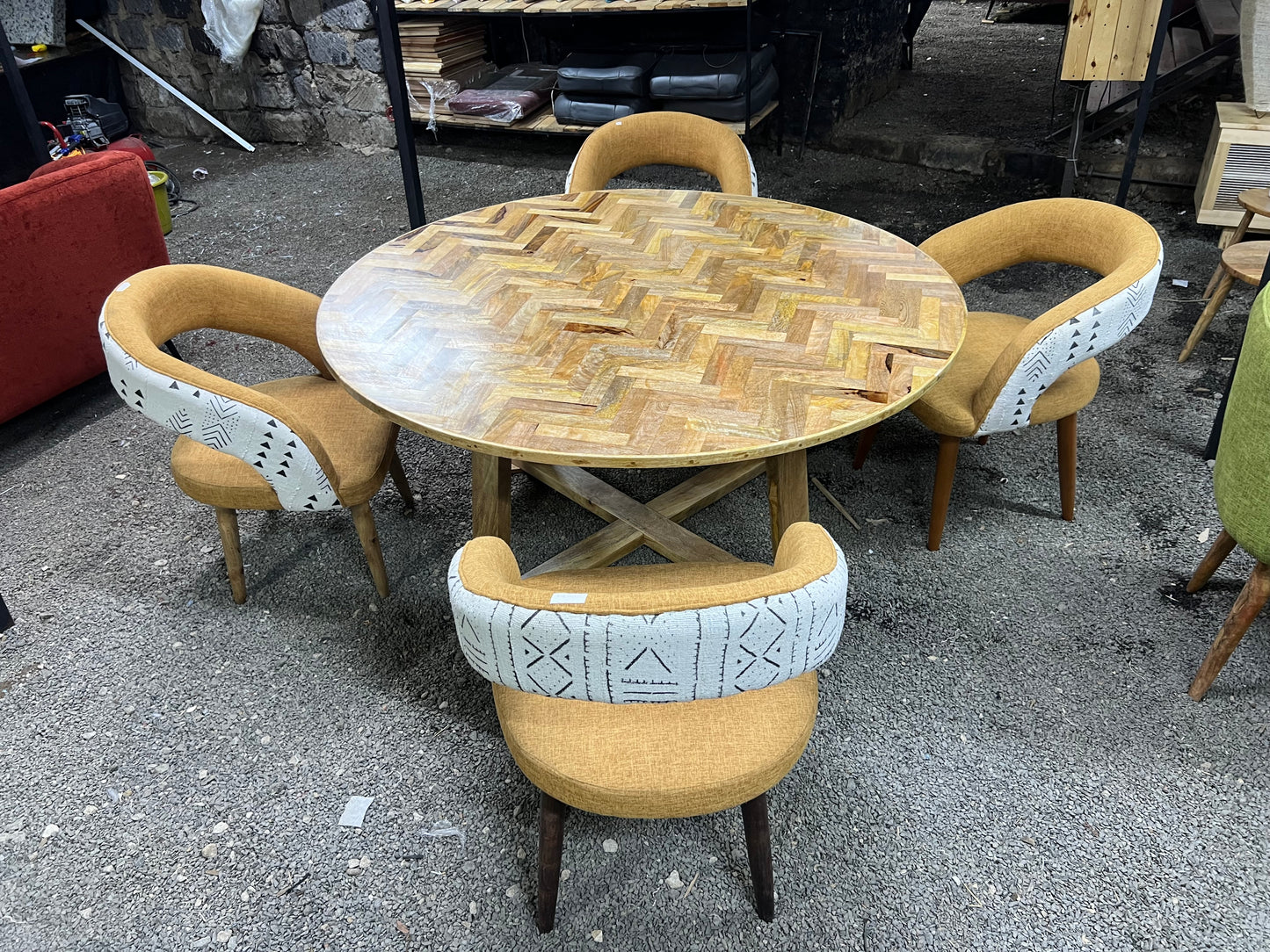 Mango wood pattern dining table with seats