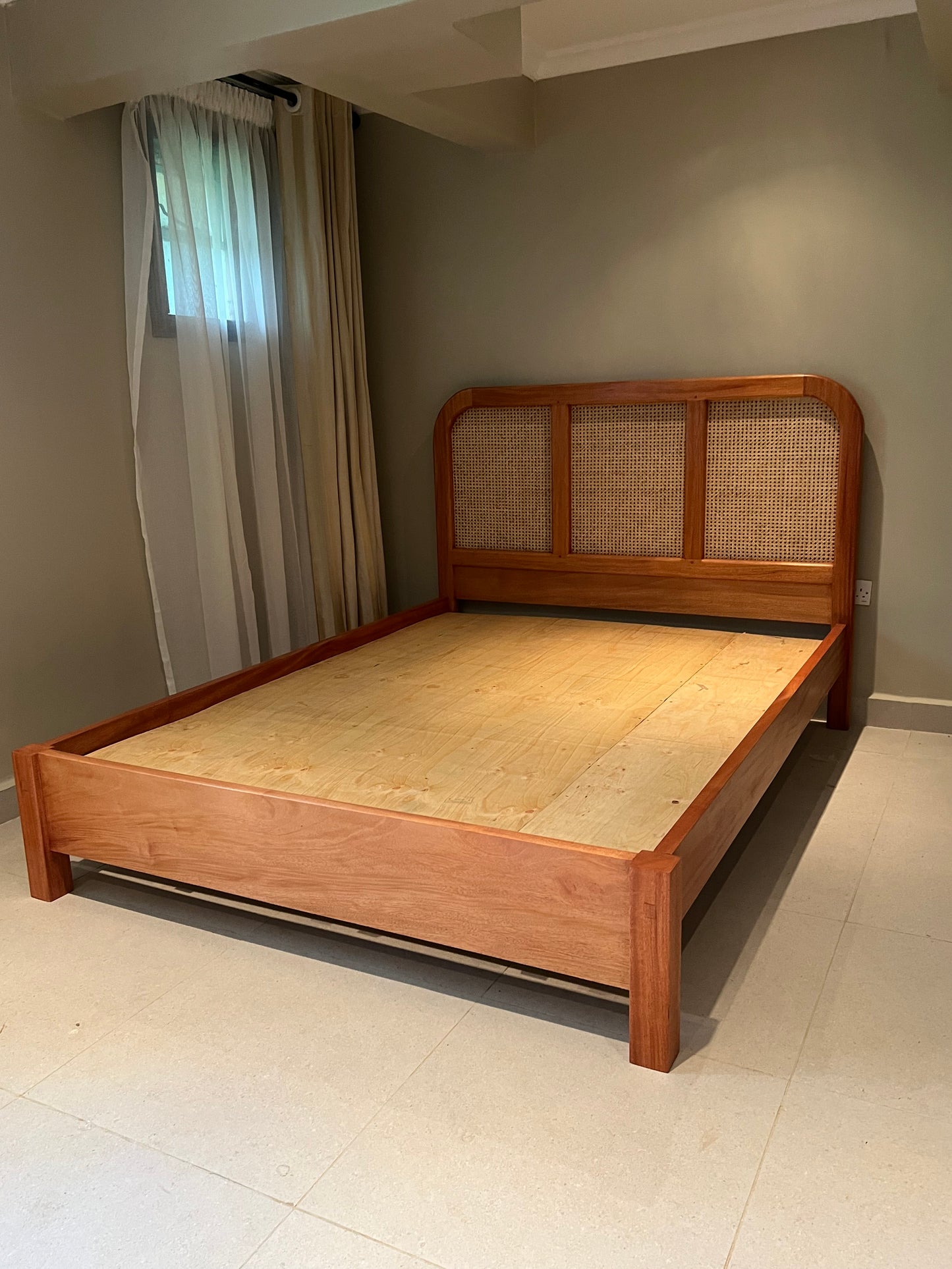 Mahogany arch rattan bed