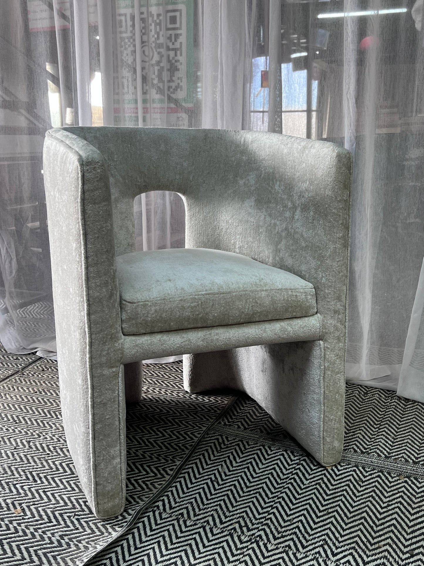 Cream accent chair for ksh 28,000