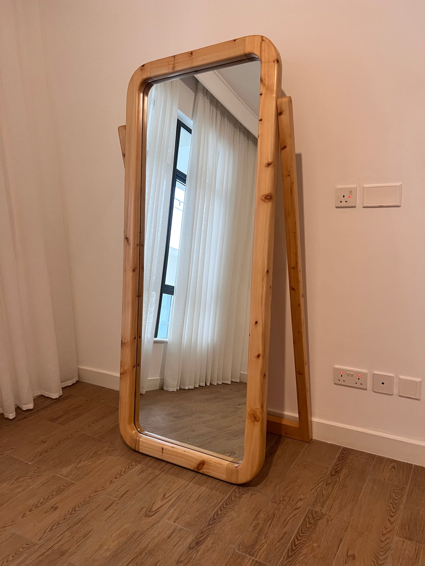 Cypress mirror for ksh 26,000