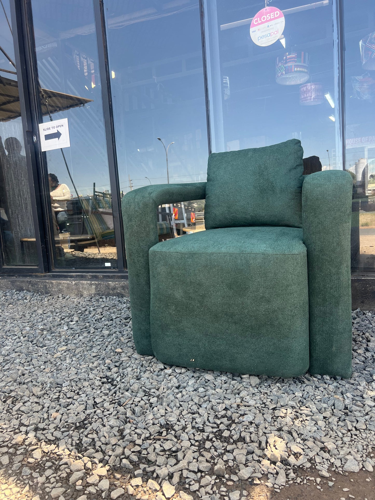 Accent chairs-Single recliners and accent chairs in Kenya. Arm chairs and accent chairs.Affordable and modern accent chairs.Accent and occasional chairs kenya.