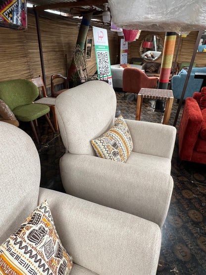 Wing accent chair for ksh 28,000