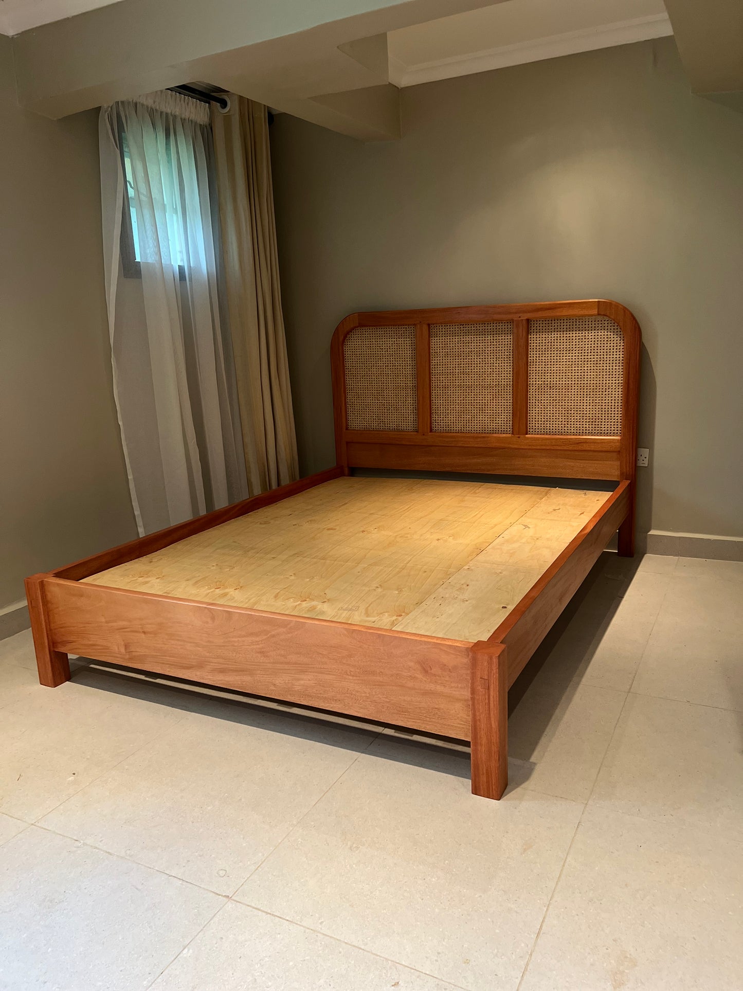 Mahogany arch rattan bed