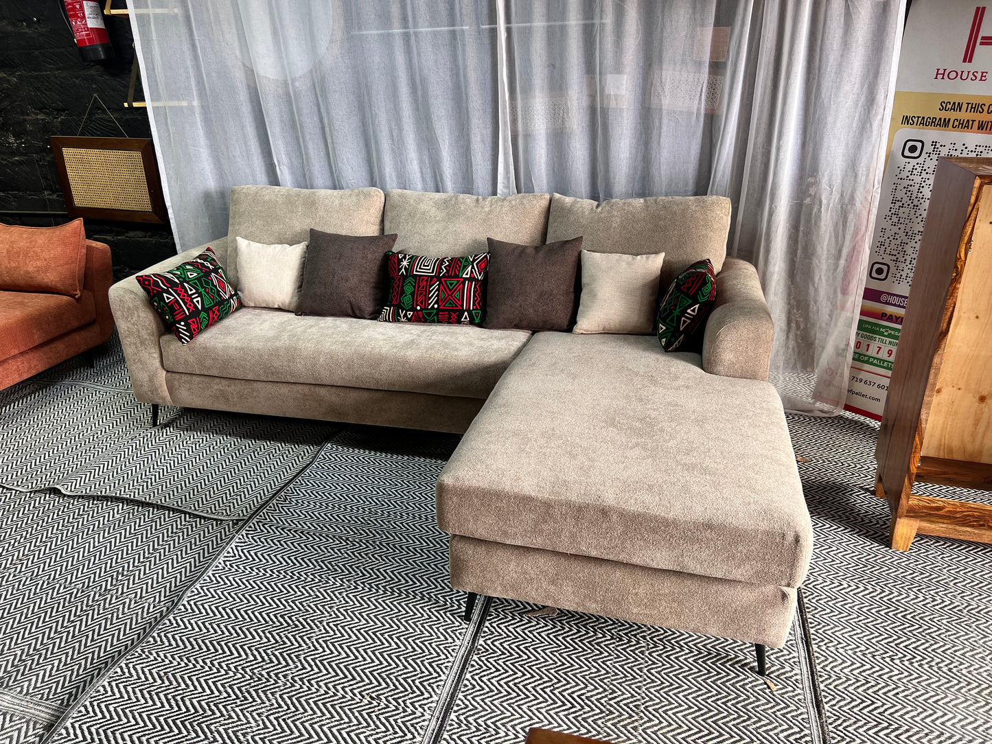 Light grey l-shape for ksh 90,000.