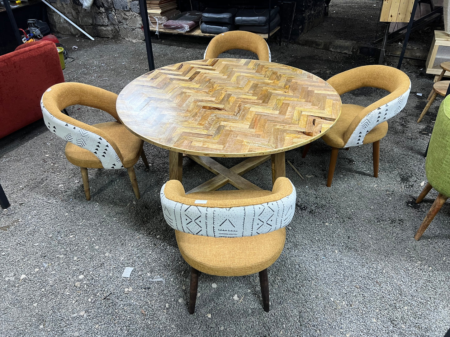 Mango wood pattern dining table with seats