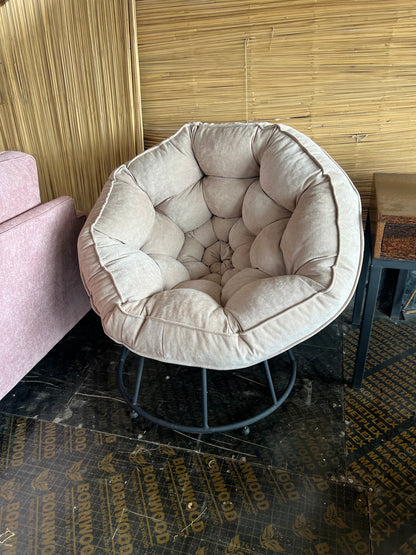 Beige papasan chair