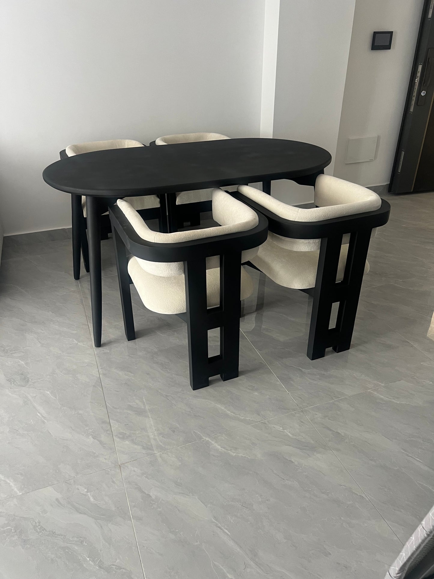 Dining room sets for sale in Kenya.Dining table sets in Kenya.Best affordable 4-Seater Dining table Sets for every budget.Dining table set in Kenya.Dining table in Kenya.Dining tables for sale in Nairobi