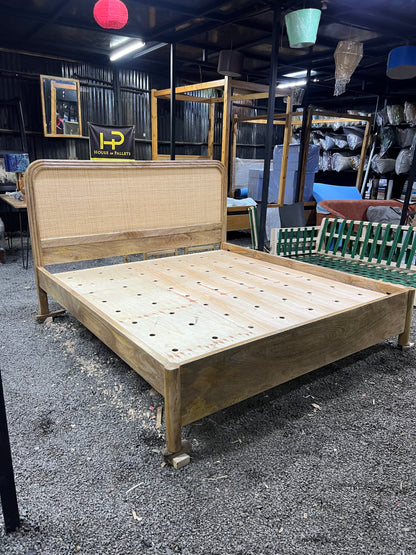 Mango wood rattan bed with curved headboard