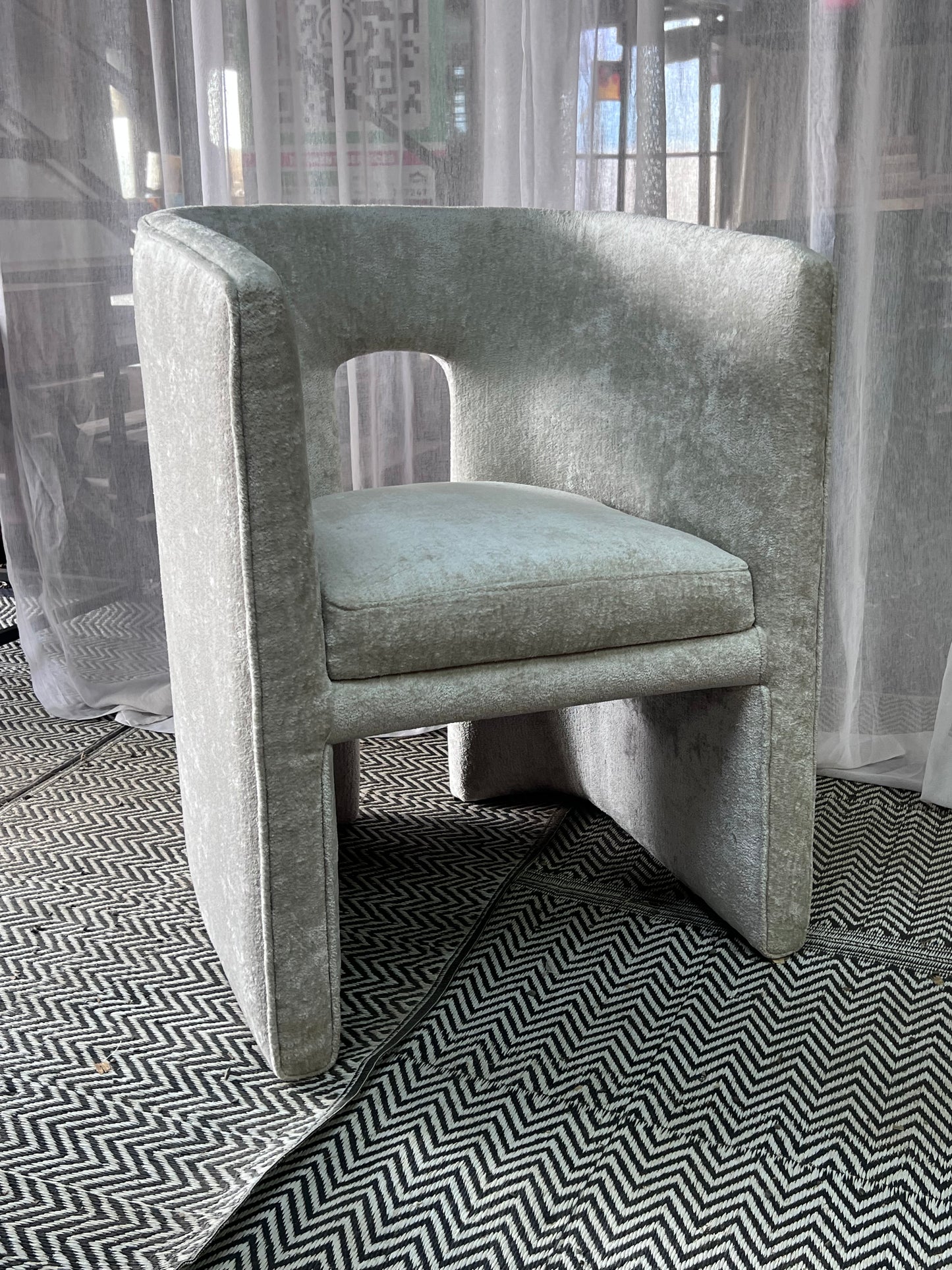 Cream accent chair for ksh 28,000