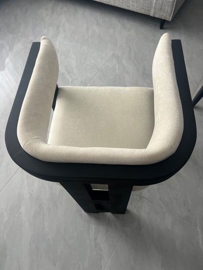 Dining room sets for sale in Kenya.Dining table sets in Kenya.Best affordable 4-Seater Dining table Sets for every budget.Dining table set in Kenya.Dining table in Kenya.Dining tables for sale in Nairobi