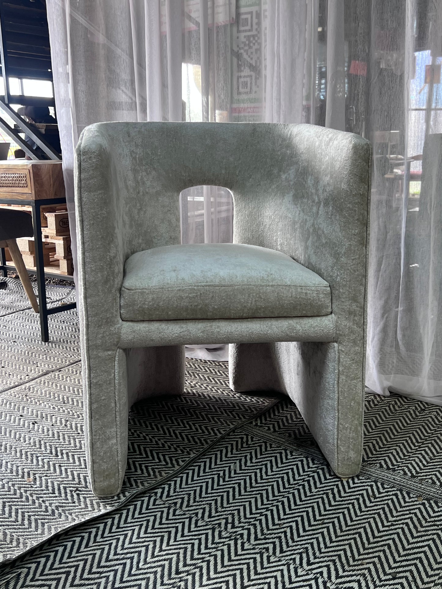 Cream accent chair for ksh 28,000