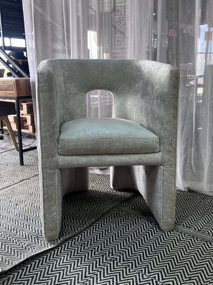Cream accent chair for ksh 28,000