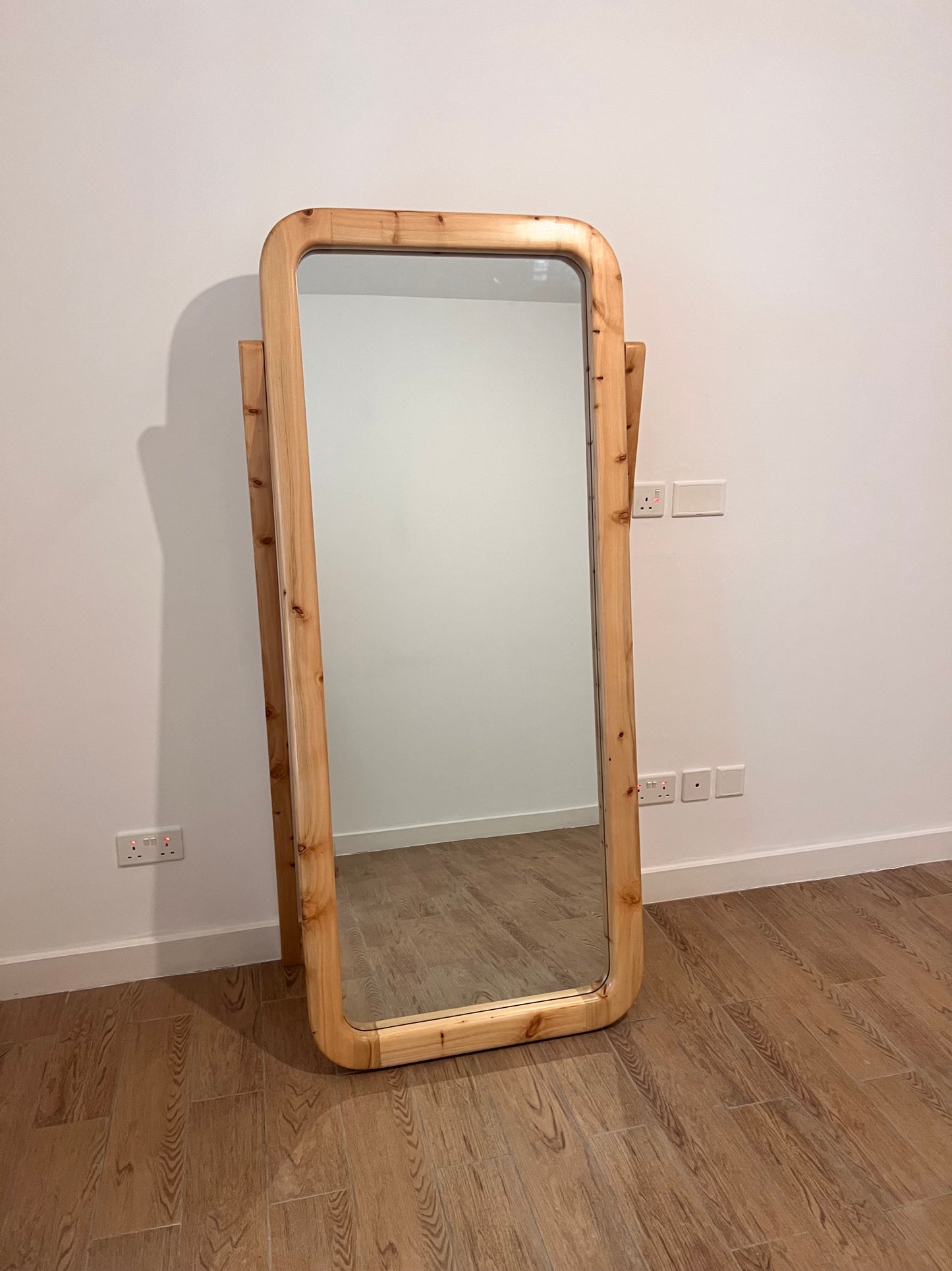 Cypress mirror for ksh 26,000