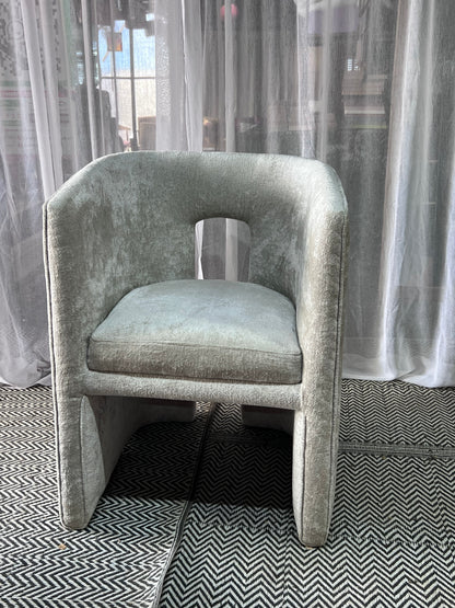 Cream accent chair for ksh 28,000