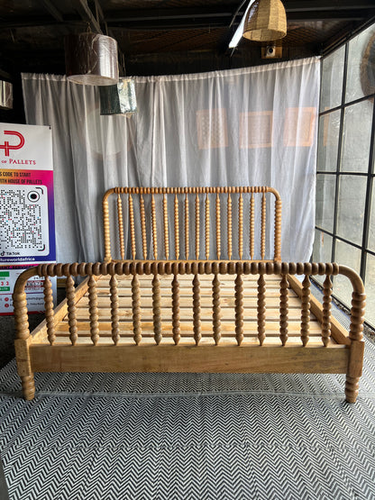 Solid hardwood beds kenya.Wooden beds in Nairobi for sale.Modern wooden beds Kenya.