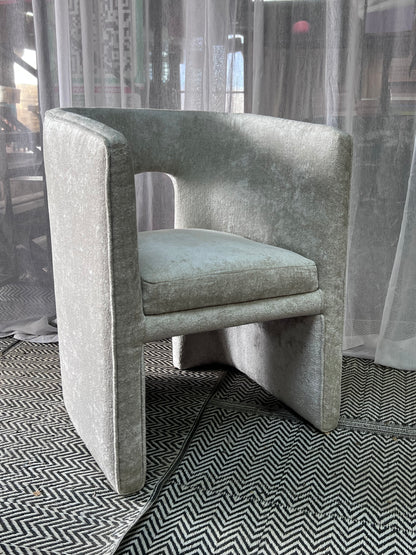 Cream accent chair for ksh 28,000