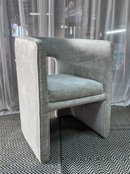 Cream accent chair for ksh 28,000