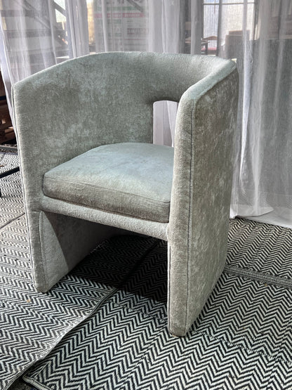 Cream accent chair for ksh 28,000
