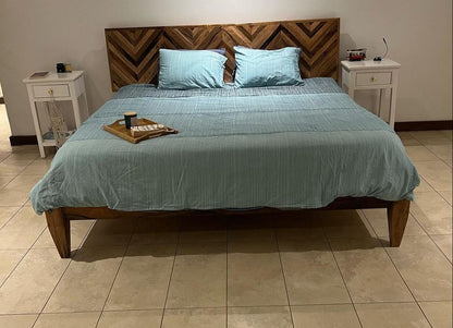 Kingsize Chevron Mangowood Bed