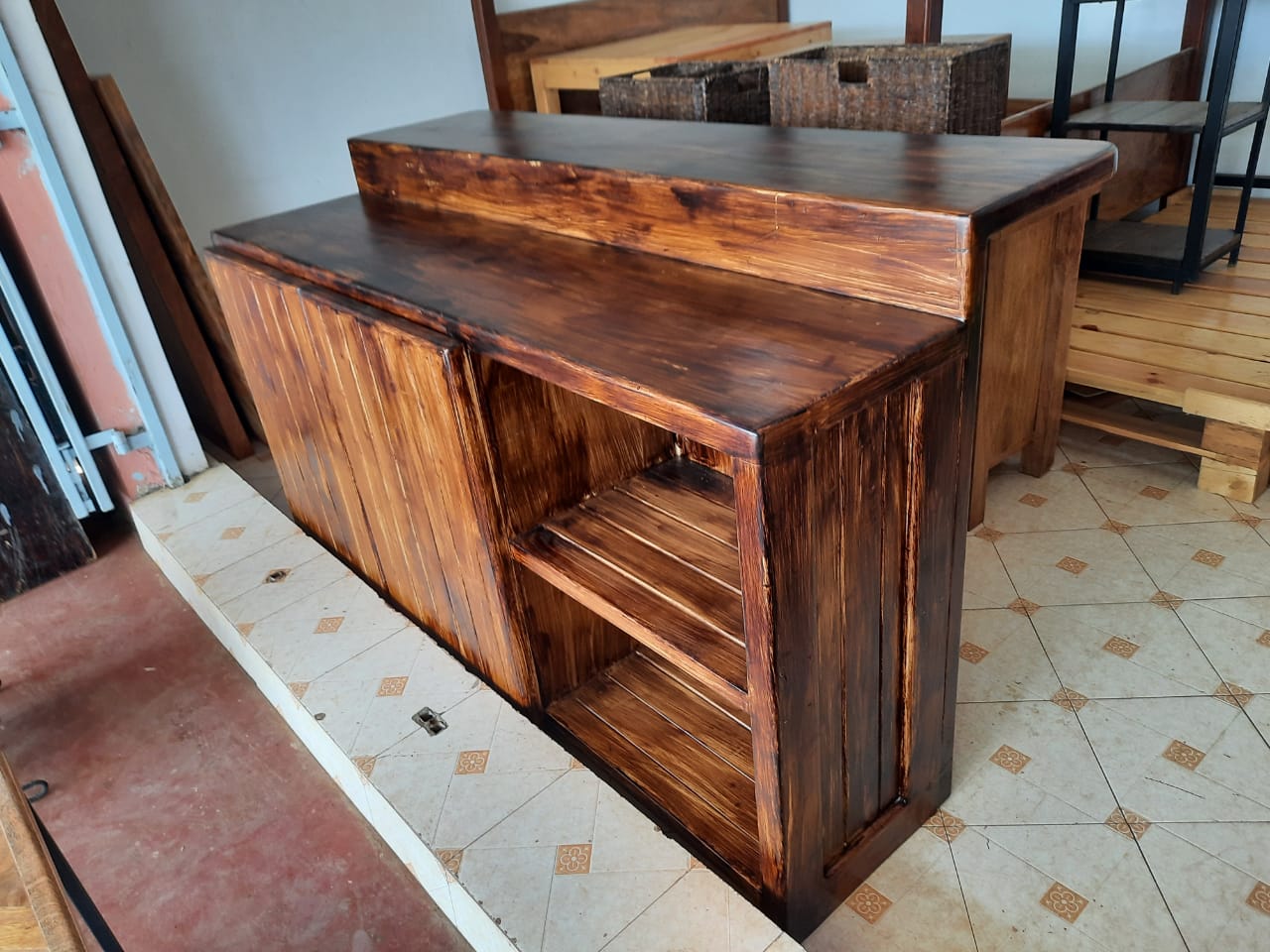 Bar counter